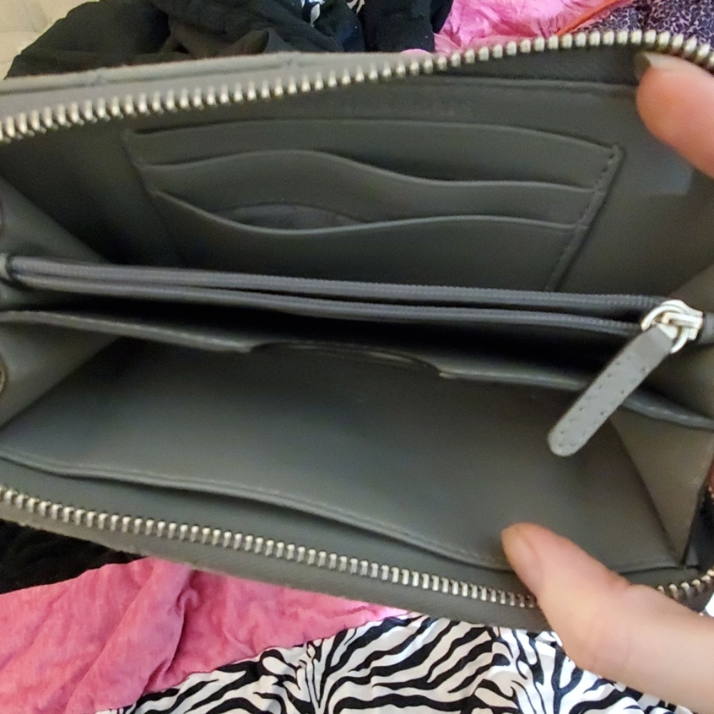 Michael Kors wristlet - Picture 5 of 5